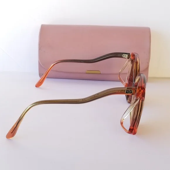 Stunning vintage Givenchy Vogue sunglasses eyeglasses FRAME ONLY display picture 1
